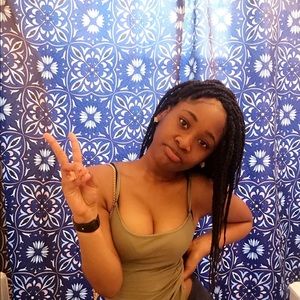 Meet your Posher, Kayla